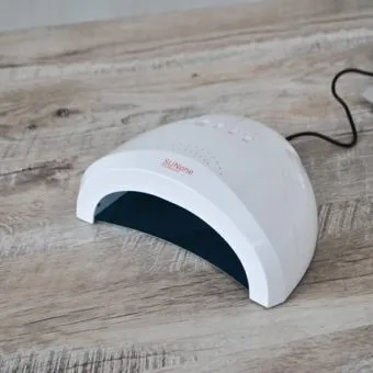 Професійна УФ лампа UV / LED SUNone