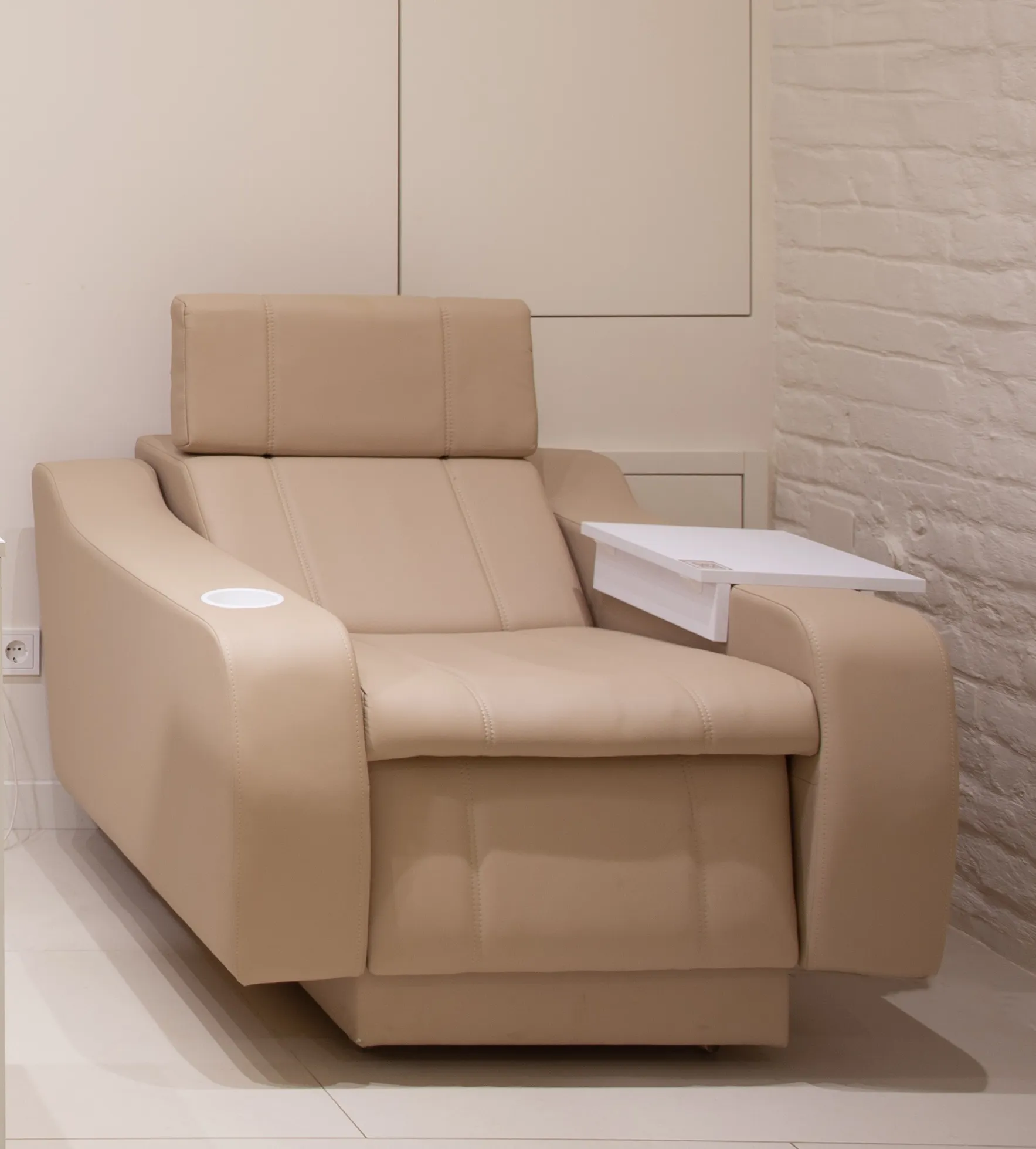 КРІСЛО-ТРАНСФОРМЕР універсальне MULTI-RECLINER електричне регулювання