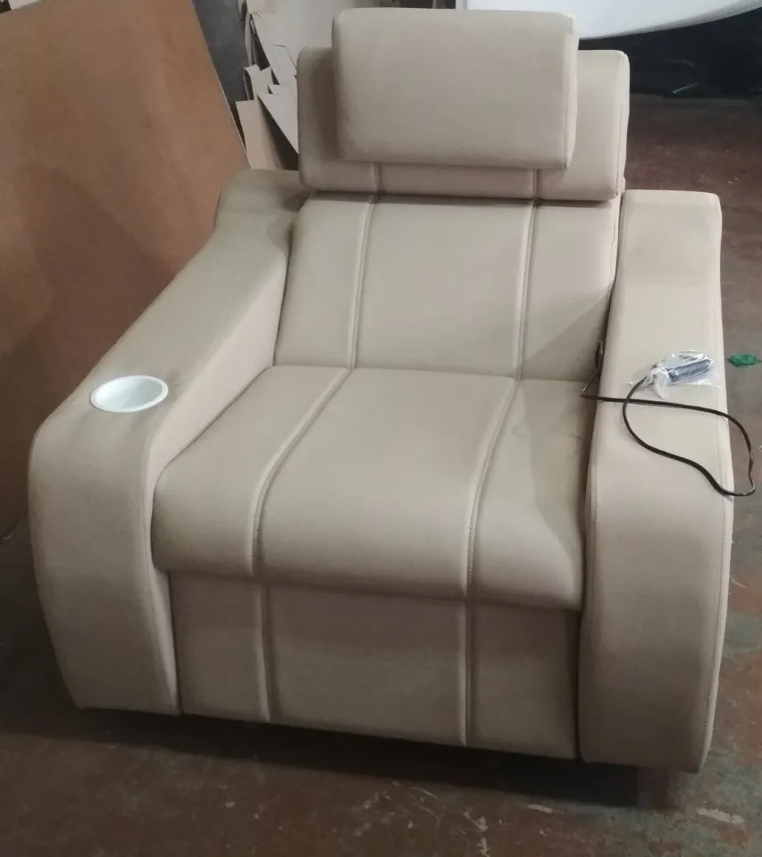 УНІВЕРСАЛЬНЕ КРІСЛО RECLINER MULTI З ЕЛЕКТРИЧНИМ РЕГУЛЮВАННЯМ