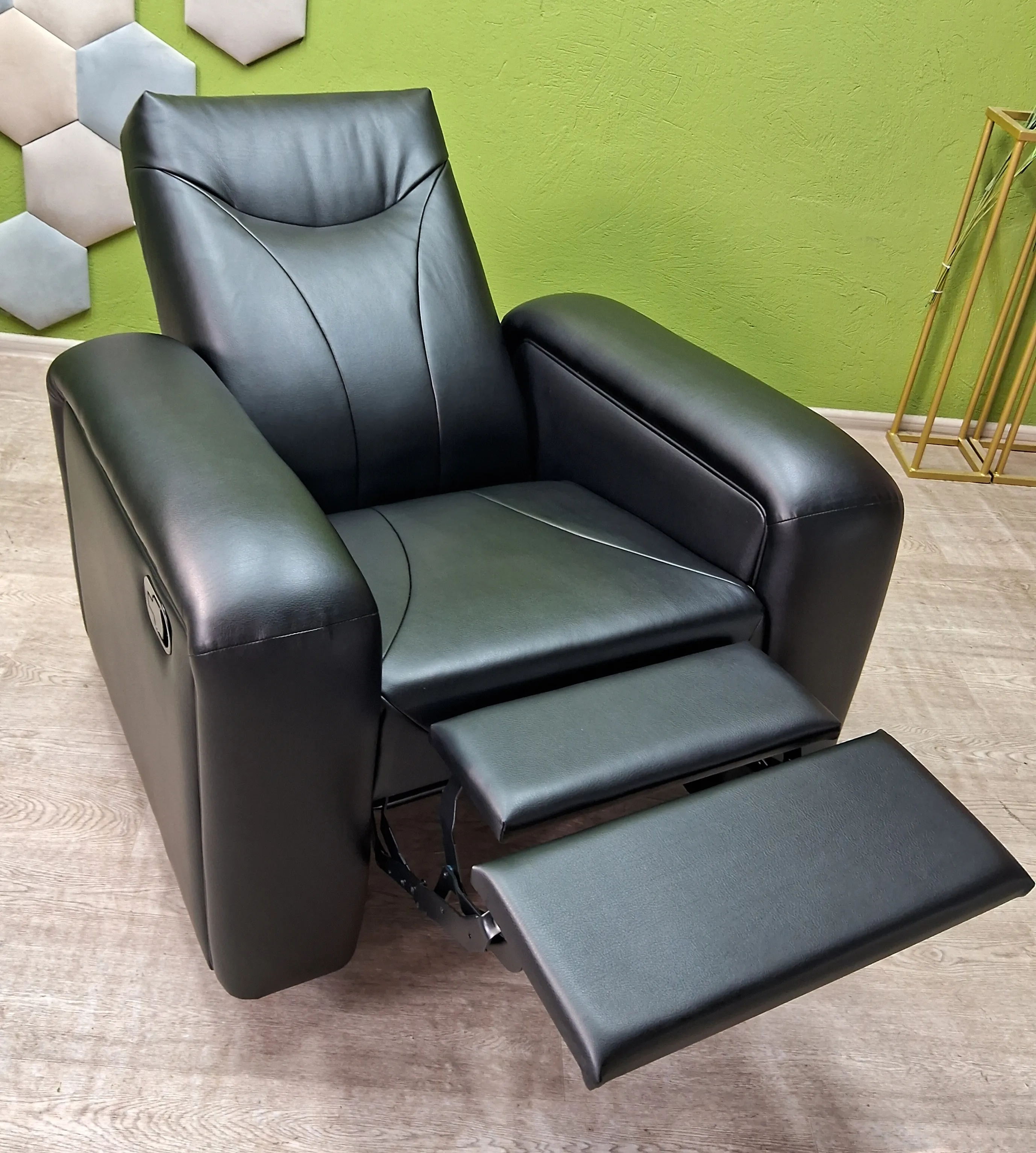 Крісло RECLINER з механічним регулюванням WONDER