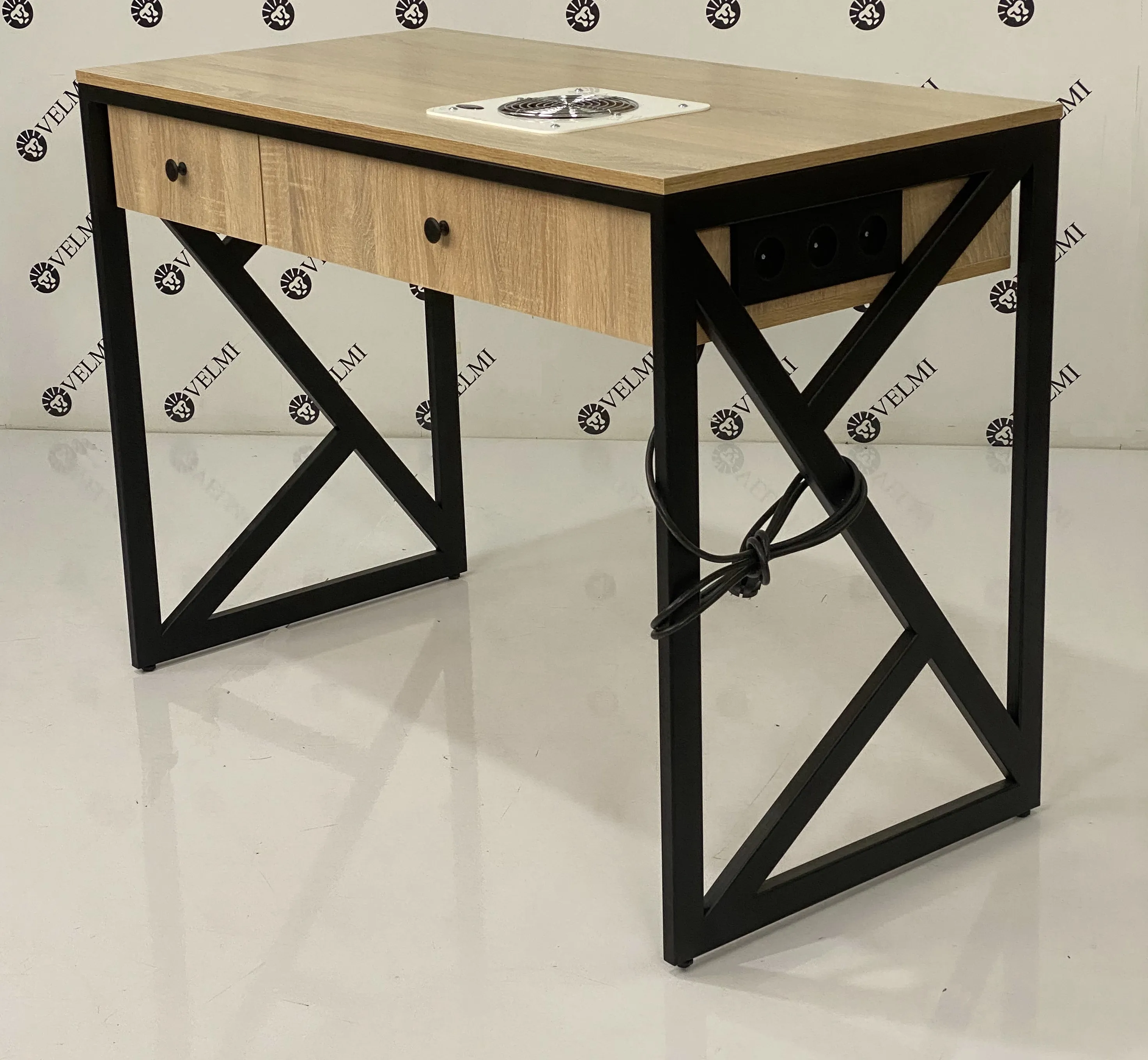 Манікюрний стіл Metal Loft VM158