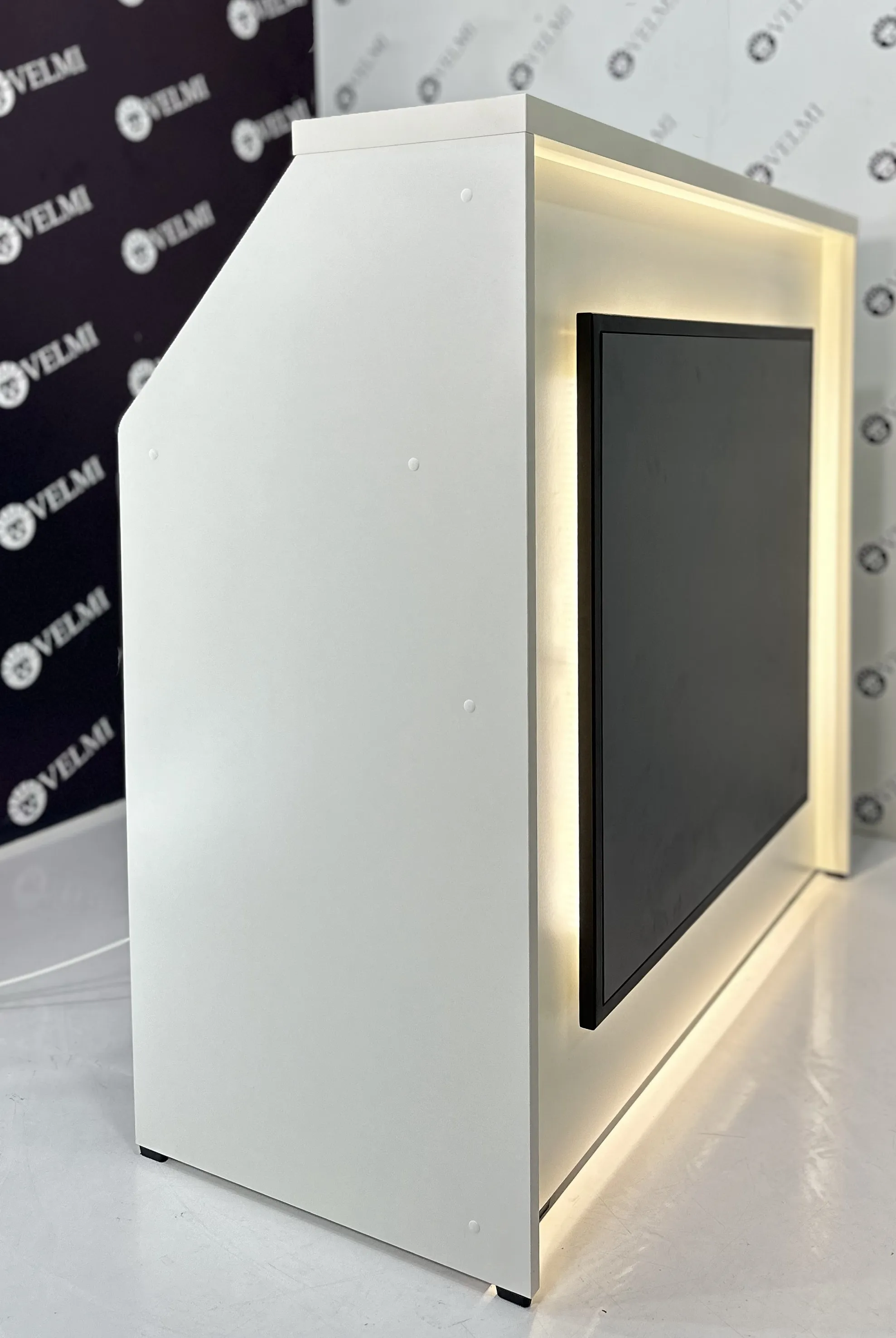 Стійка адміністратора Fancy VM427 ДСП